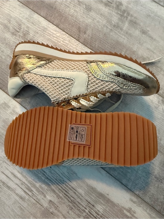 Dolce Vita Shoes - Dolce Vita Women’s White and Gold Mesh Sneakers Size 6.5 Brand New! 🌟🌟